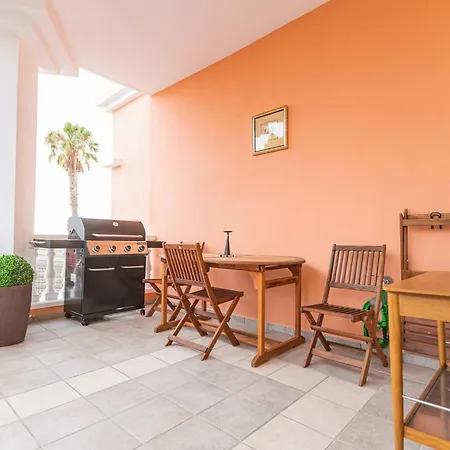 Amazing Duplex With Panoramic Ocean Views * 阿德耶