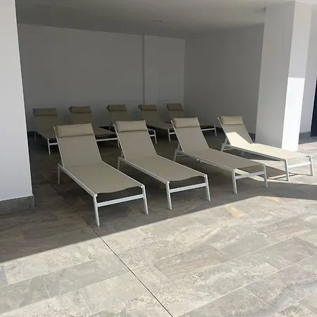 Amazing Duplex With Panoramic Ocean Views 阿德耶